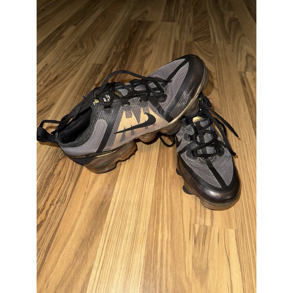 Nike Air VaporMax 2019 GS Black Metallic Gold AJ2616-004 Youth 6Y Women's‎ 7.5